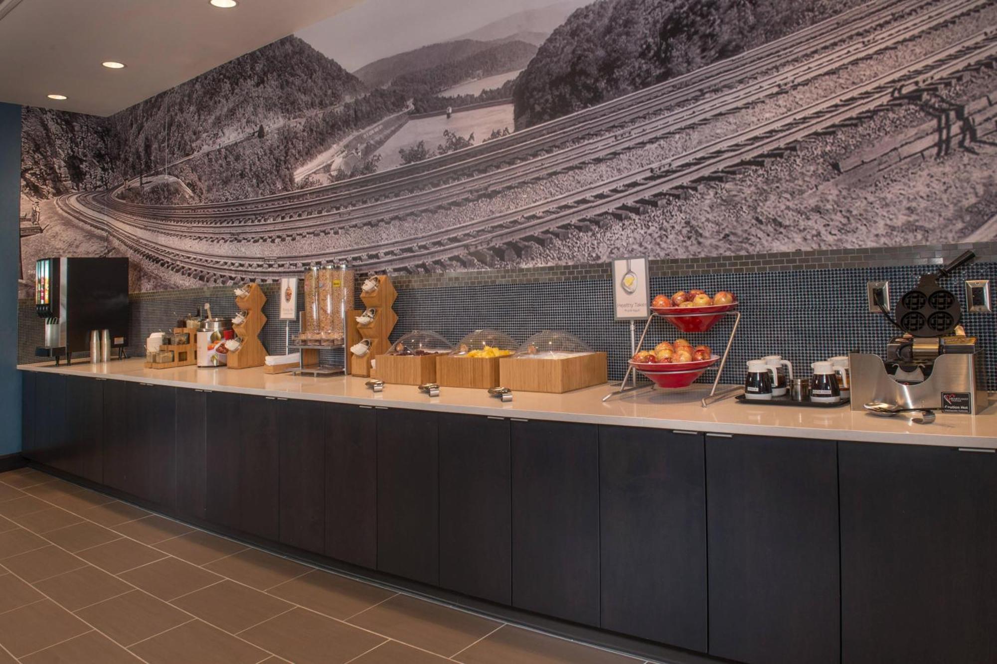 Towneplace Suites By Marriott Altoona Ngoại thất bức ảnh